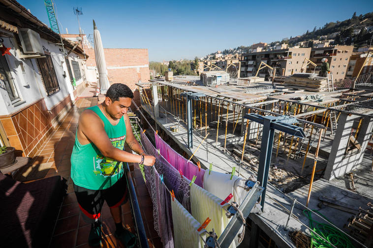 Casas En Granada Los Vecinos Que Est N Siendo Engullidos Por Dos Obras Demandan Al